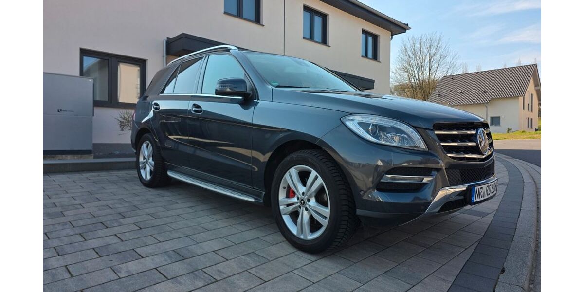 Mercedes-Benz ML 350 234.000 km 17.500 &euro; Windhagen 53578