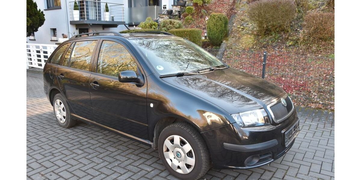 Skoda Fabia 201.000 km 1.490 &euro; Trimbs 56753