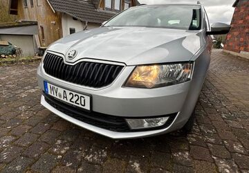 Skoda Octavia 93.000 km 11.500 &euro; Trimbs 56754