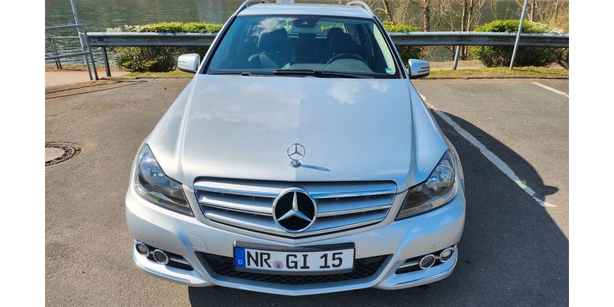 Mercedes-Benz C 220 210.000 km 9.900 &euro; Linz am Rhein 53545
