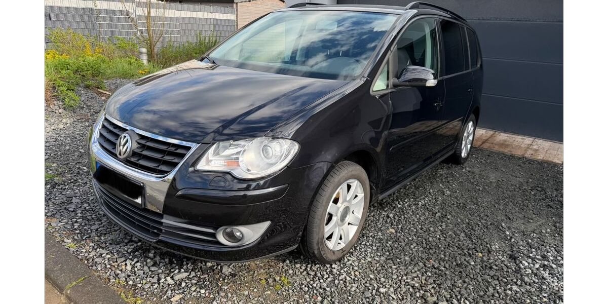 VW Touran 165.432 km 4.999 &euro; Rodenbach 57639