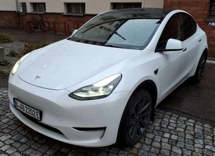 Tesla Model Y 162.000 km 27.989 &euro; Urbar 56182
