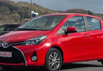 Toyota Yaris 7.500 km 13.490 &euro; Oberwinter 53424