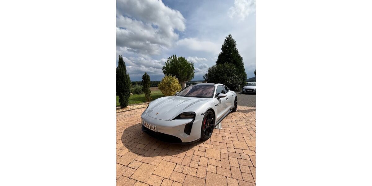 Porsche Taycan 27.700 km 74.600 &euro; Großmaischeid 56276