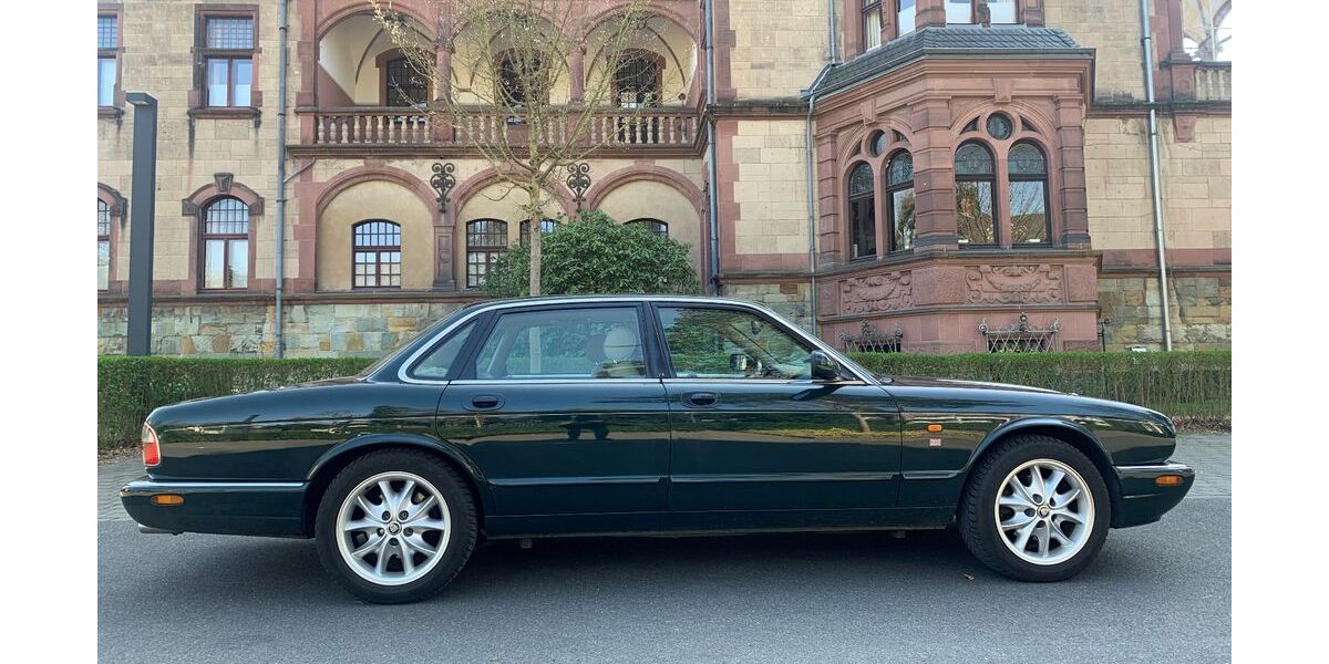 Jaguar XJ8 176.500 km 9.800 &euro; Bad Honnef 53604