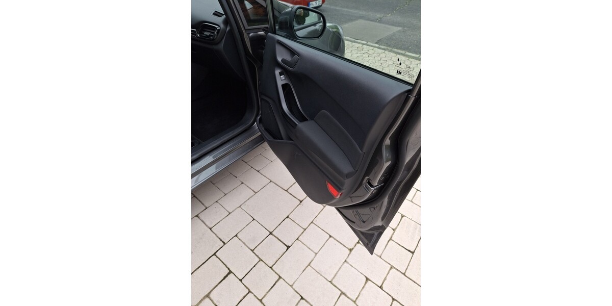 Ford Fiesta 7.900 km 13.500 &euro; Winningen 56333