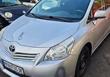 Toyota Verso 189.000 km 7.989 &euro; Urbar 56182