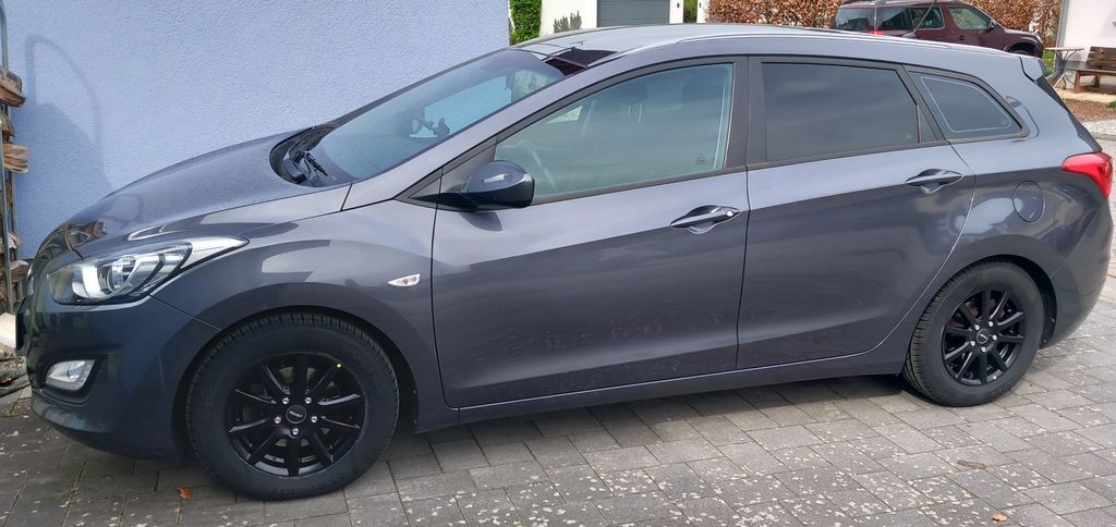 Hyundai i30 182.000 km 7.950 &euro; Osterspai 56340