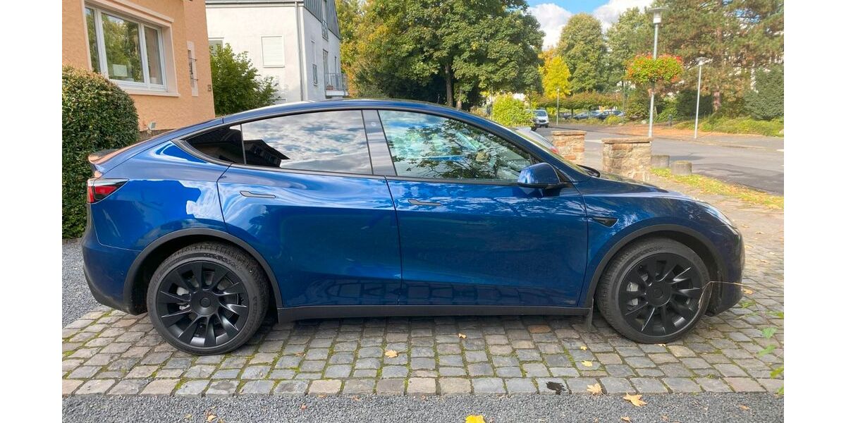 Tesla Model Y 26.700 km 34.900 &euro; Bad Honnef 53604