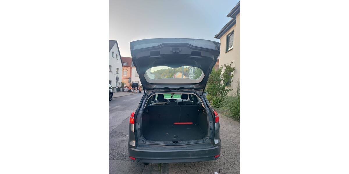 Ford Focus 168.408 km 3.500 &euro; Bad Hönningen 53557