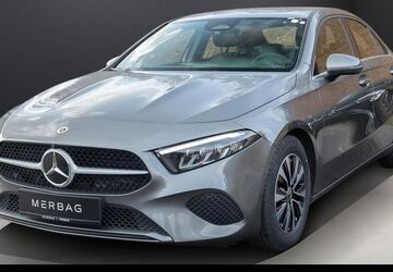 Mercedes-Benz A 180 13.359 km 33.990 &euro; Mayen 56727